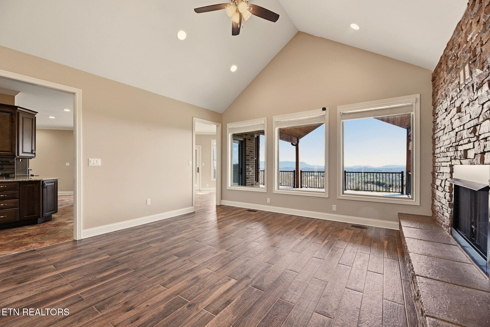7418 Youmans Lane Corryton, TN 37721 - Photo 6 of 50 Great Room with view of mountains