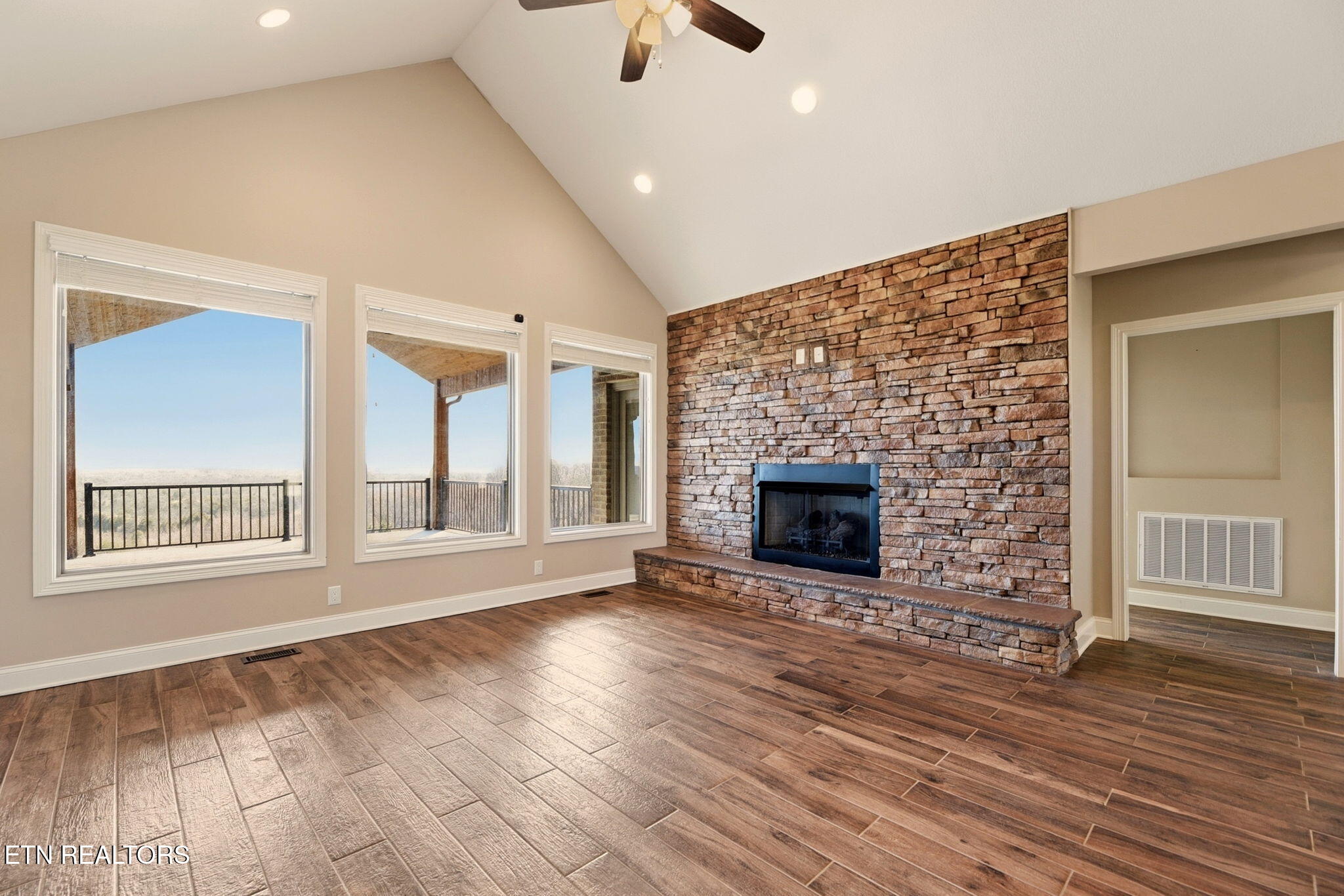 7418 Youmans Lane Corryton, TN 37721 - Photo 8 of 50 Great Room View (2)