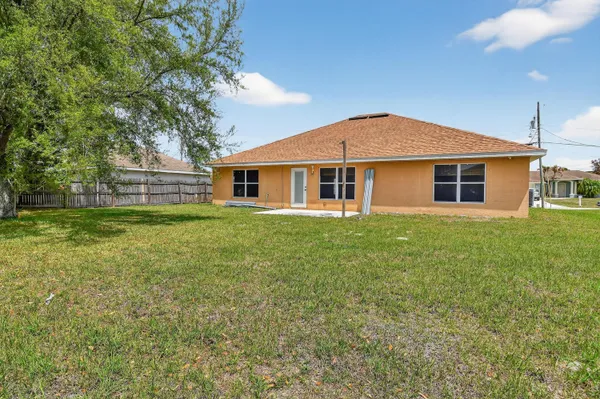$2,600 | 4066 Southwest Canrady Street, Port St. Lucie, FL 34953
