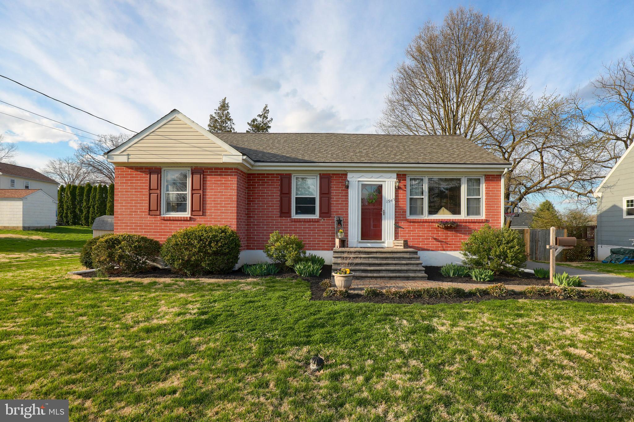 1945 Manor Ridge Drive Lancaster, PA 17603 - Photo 2 of 28 Front view 2