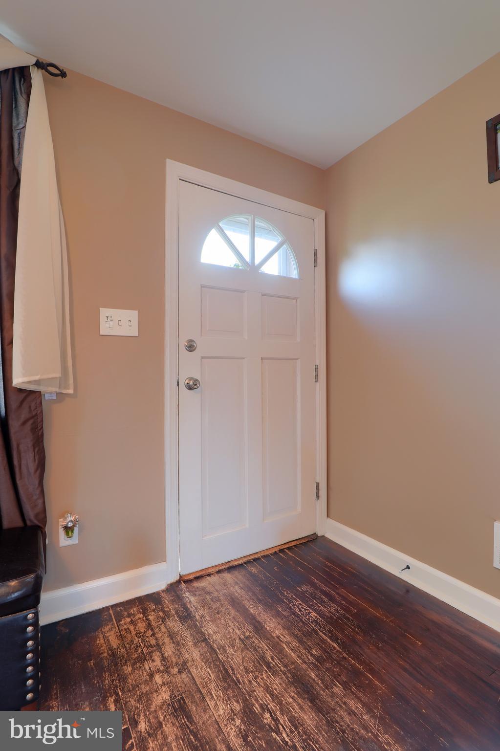 1945 Manor Ridge Drive Lancaster, PA 17603 - Photo 5 of 28 Beautiful floors