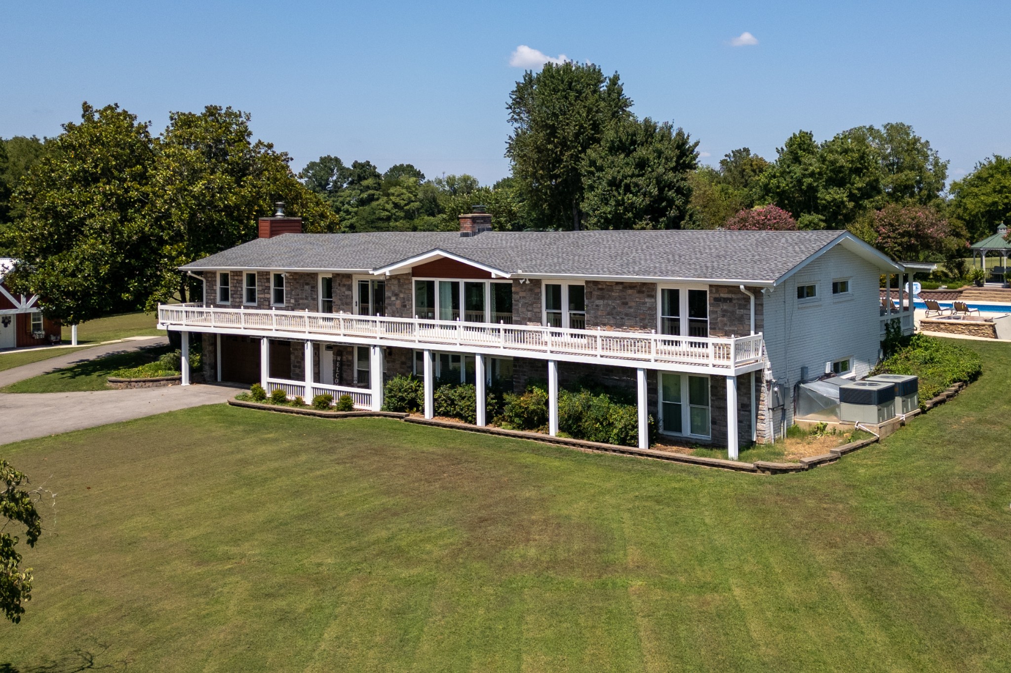 344 Peach Valley Road Gallatin, TN 37066 - Photo 2 of 83