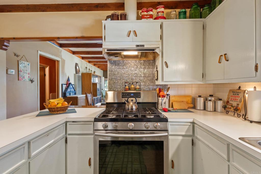 246 Robelini Drive Vista, CA 92083 - Photo 13 of 35