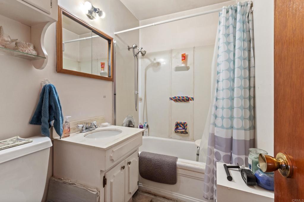 246 Robelini Drive Vista, CA 92083 - Photo 17 of 35