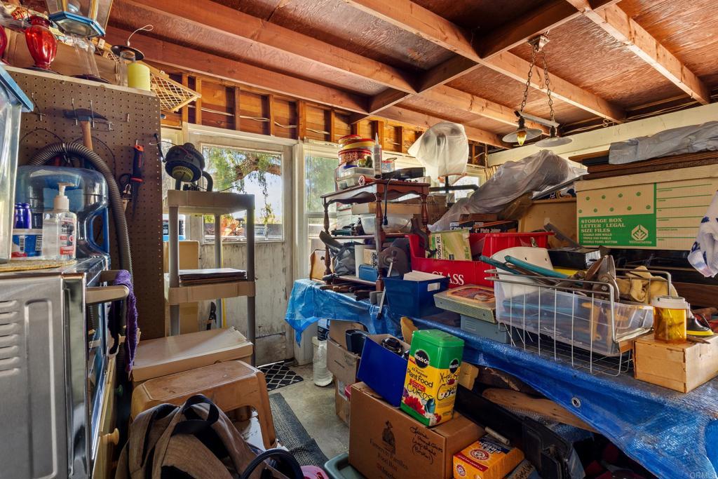 246 Robelini Drive Vista, CA 92083 - Photo 21 of 35 Screened In Porch