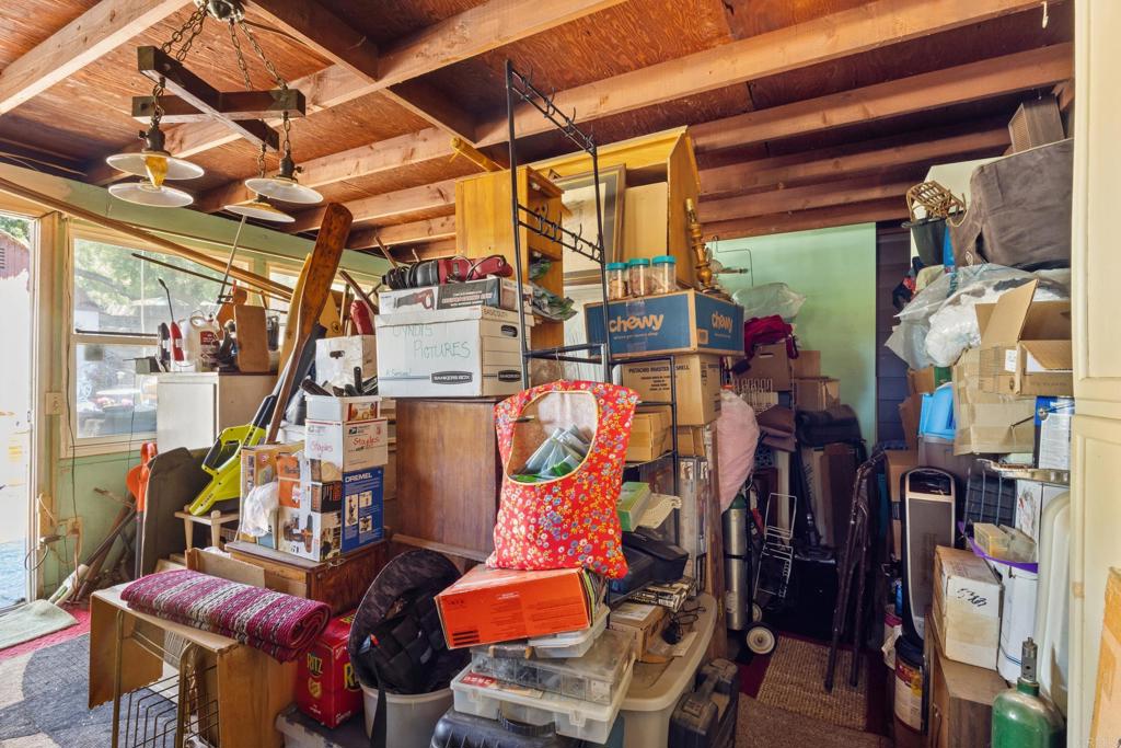246 Robelini Drive Vista, CA 92083 - Photo 22 of 35 Screened In Porch