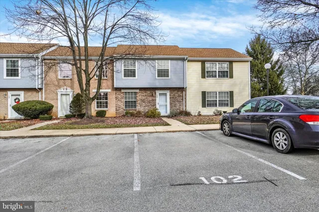 $185,000 | 102 Lexton Drive, Unit 102, York, PA 17404