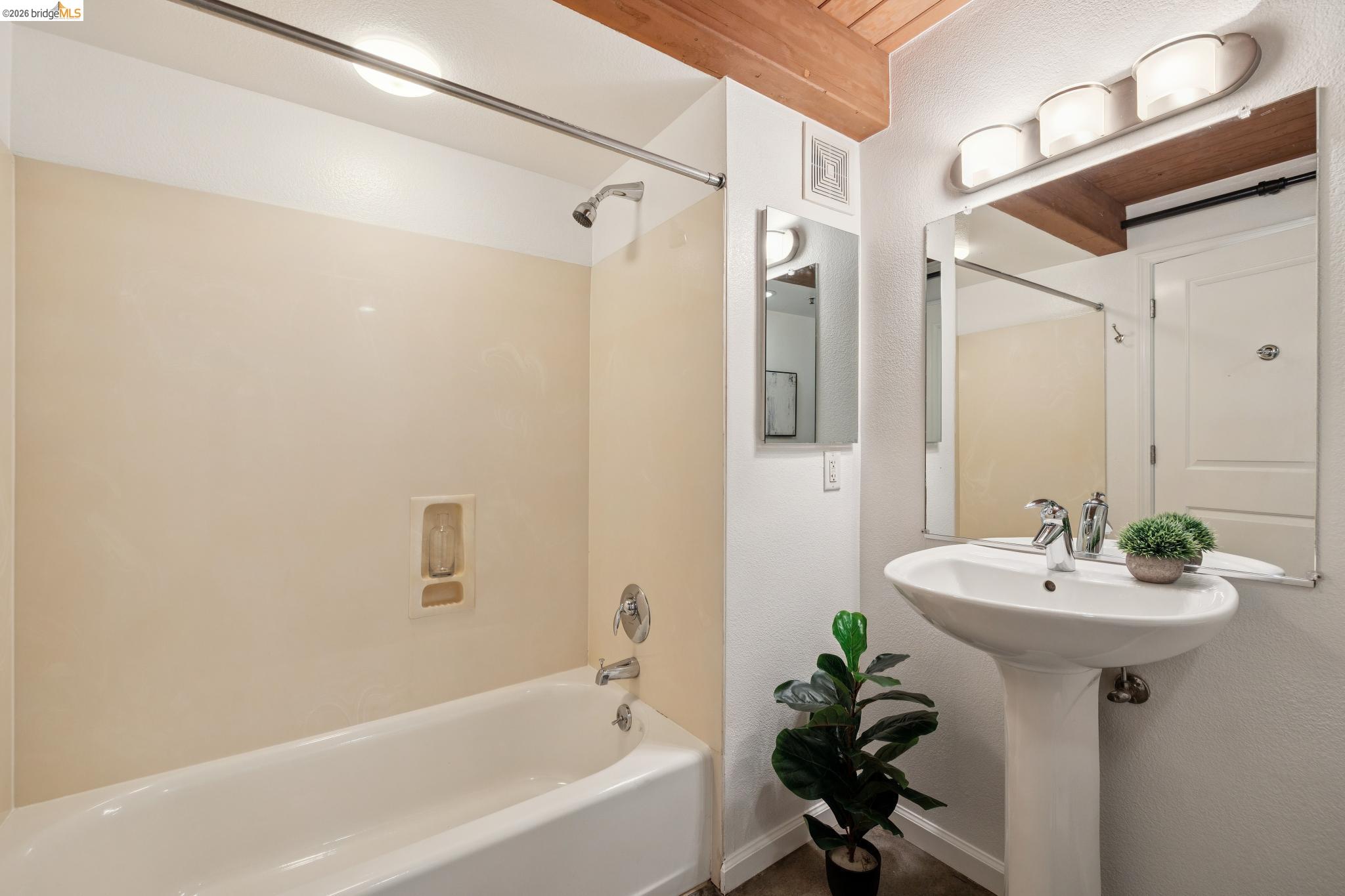 655 12th Street, Unit 120 Oakland, CA 94607 - Photo 34 of 51