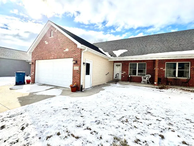 $250,000 | 344 A Cassidy Court, Utica, IL 61373