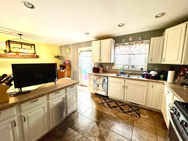 $250,000 | 344 A Cassidy Court, Utica, IL 61373