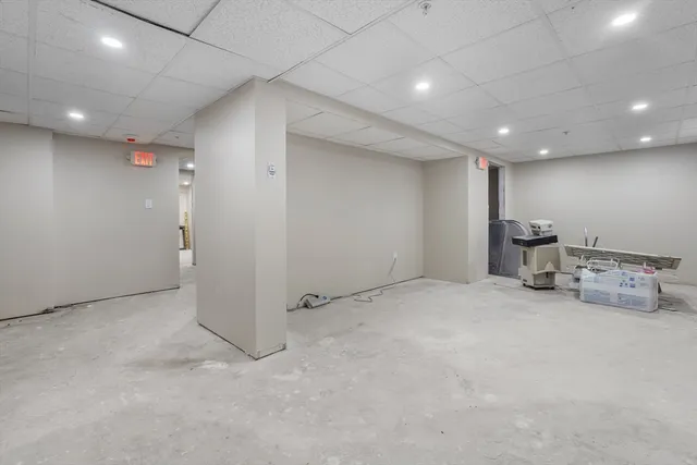 a view of a livingroom with furniture