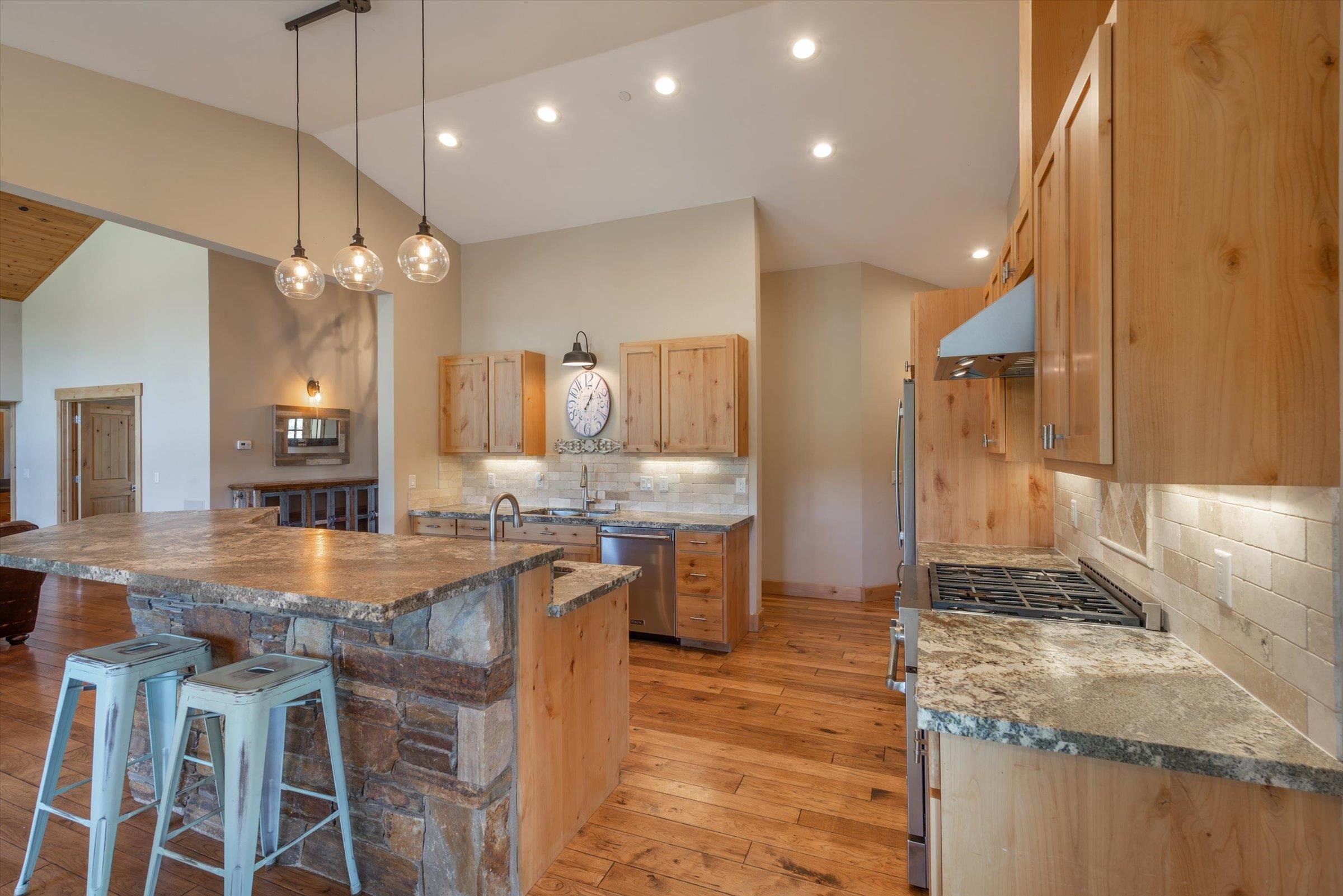 11647 Henness Road Truckee, CA 96161 - Photo 6 of 21 Gallery Image 6