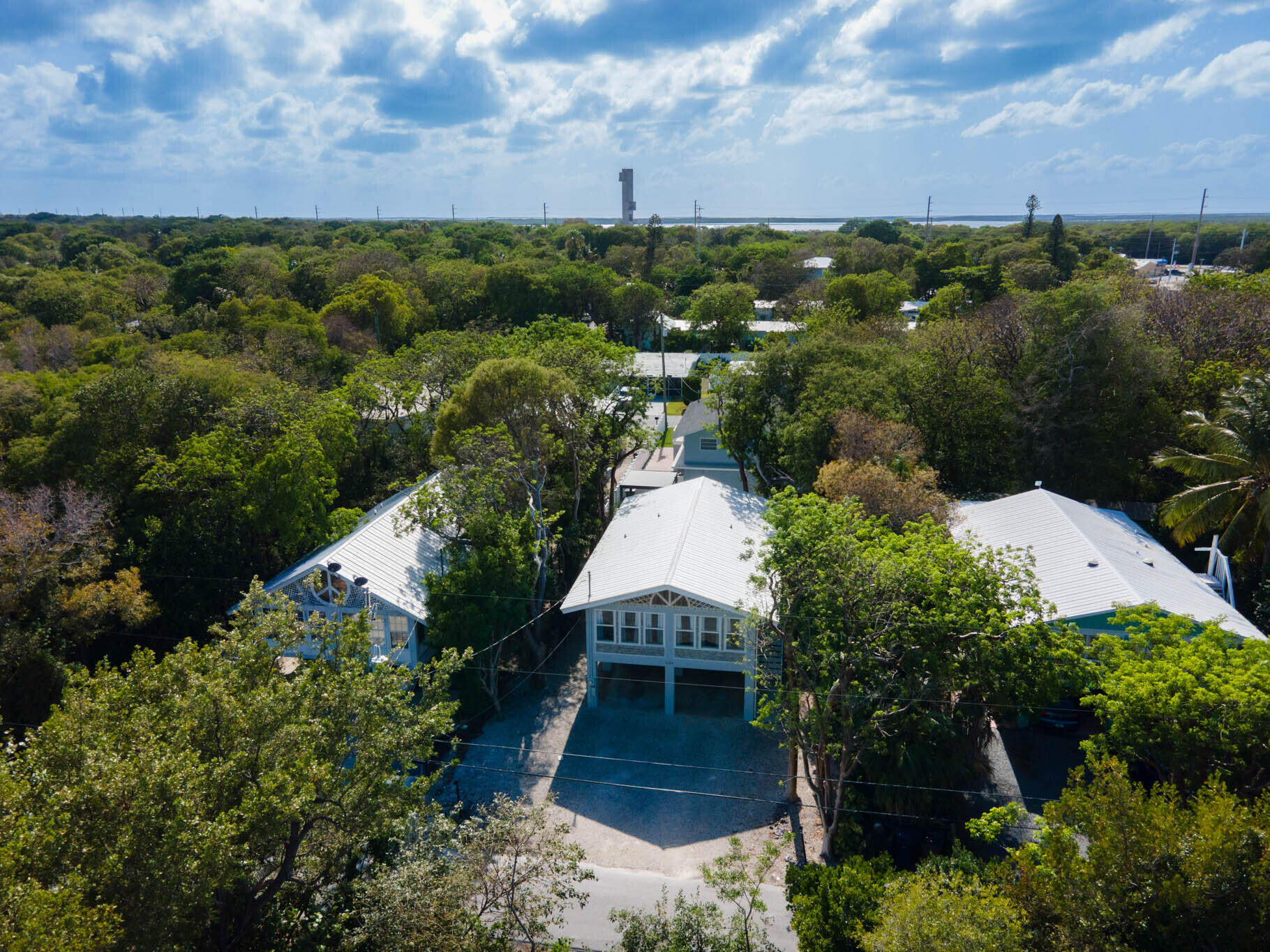 1033 Valencia Road Key Largo, FL 33037 - Photo 58 of 72 Covered parking