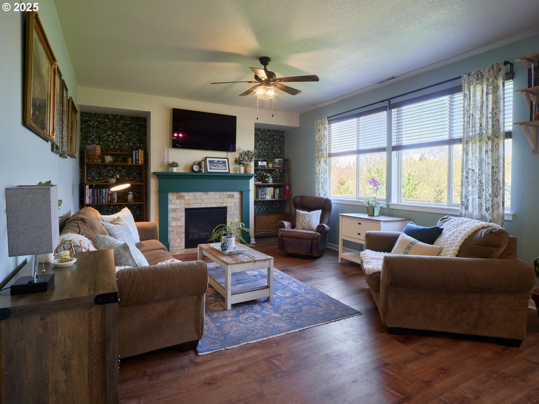 260 North Green Gables Loop Ridgefield, WA 98642 - Photo 17 of 41 Living Room