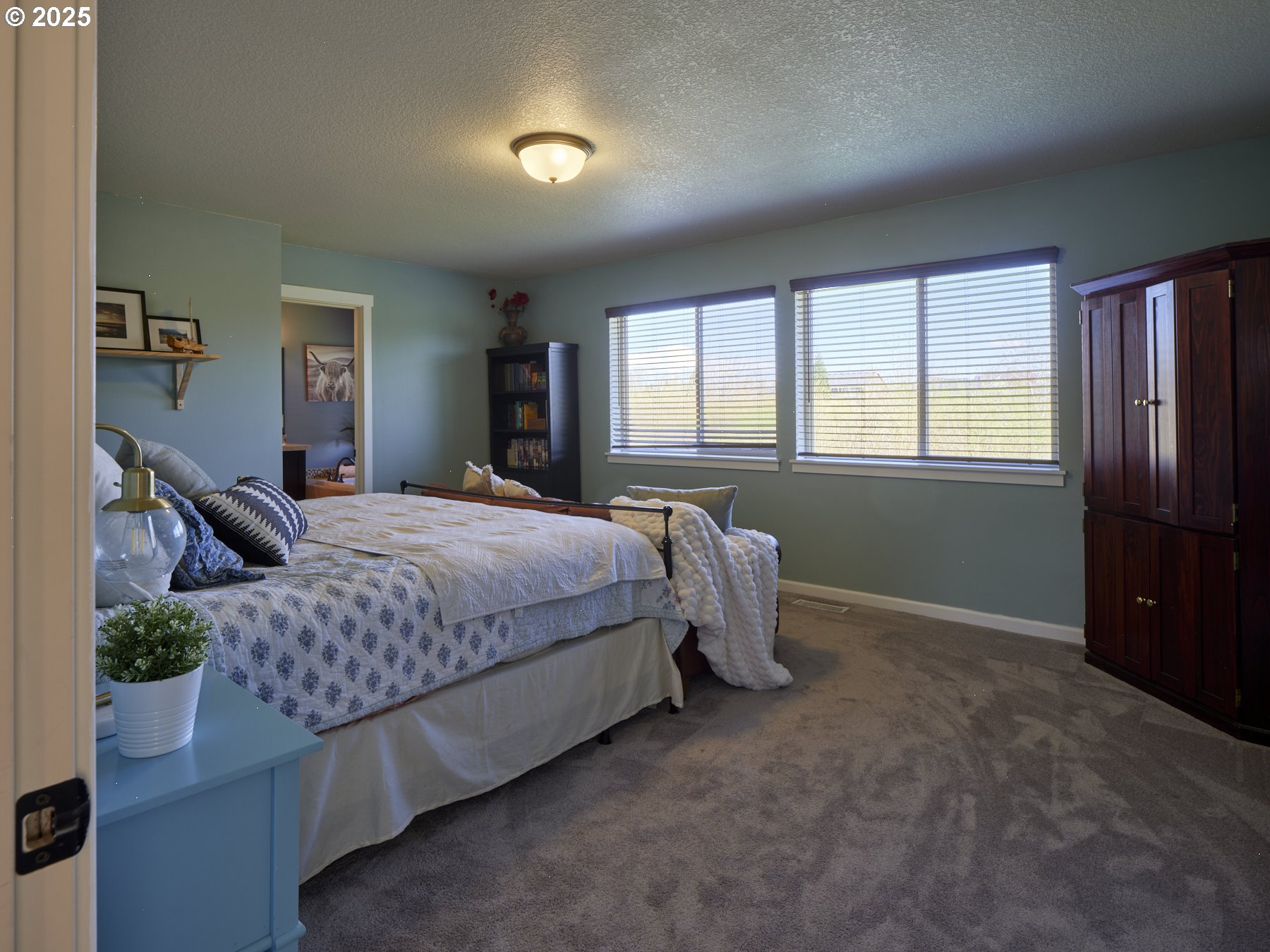 260 North Green Gables Loop Ridgefield, WA 98642 - Photo 22 of 41 Primary Bedroom