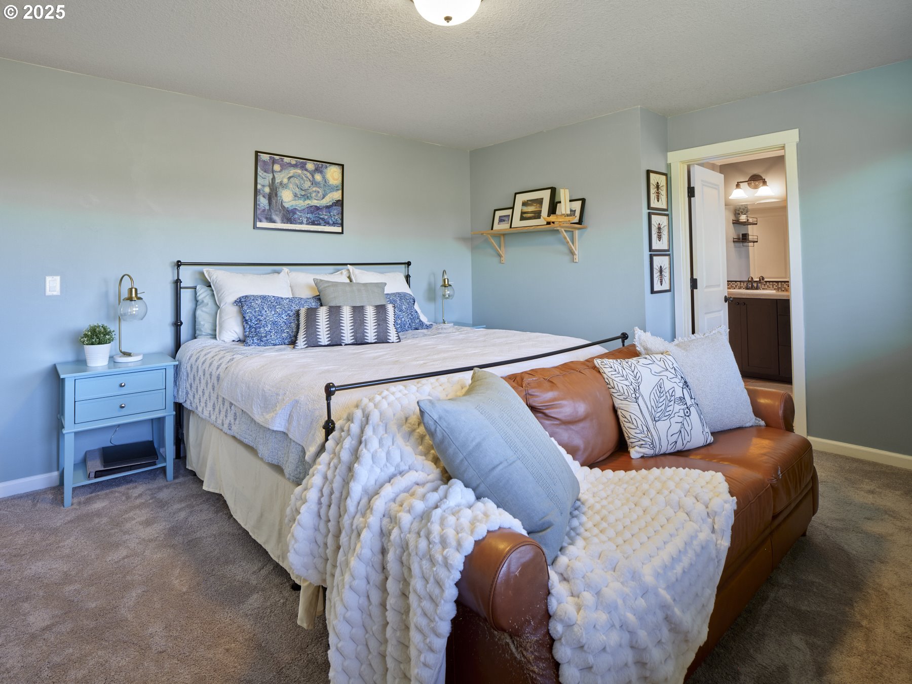 260 North Green Gables Loop Ridgefield, WA 98642 - Photo 24 of 41 Primary Bedroom