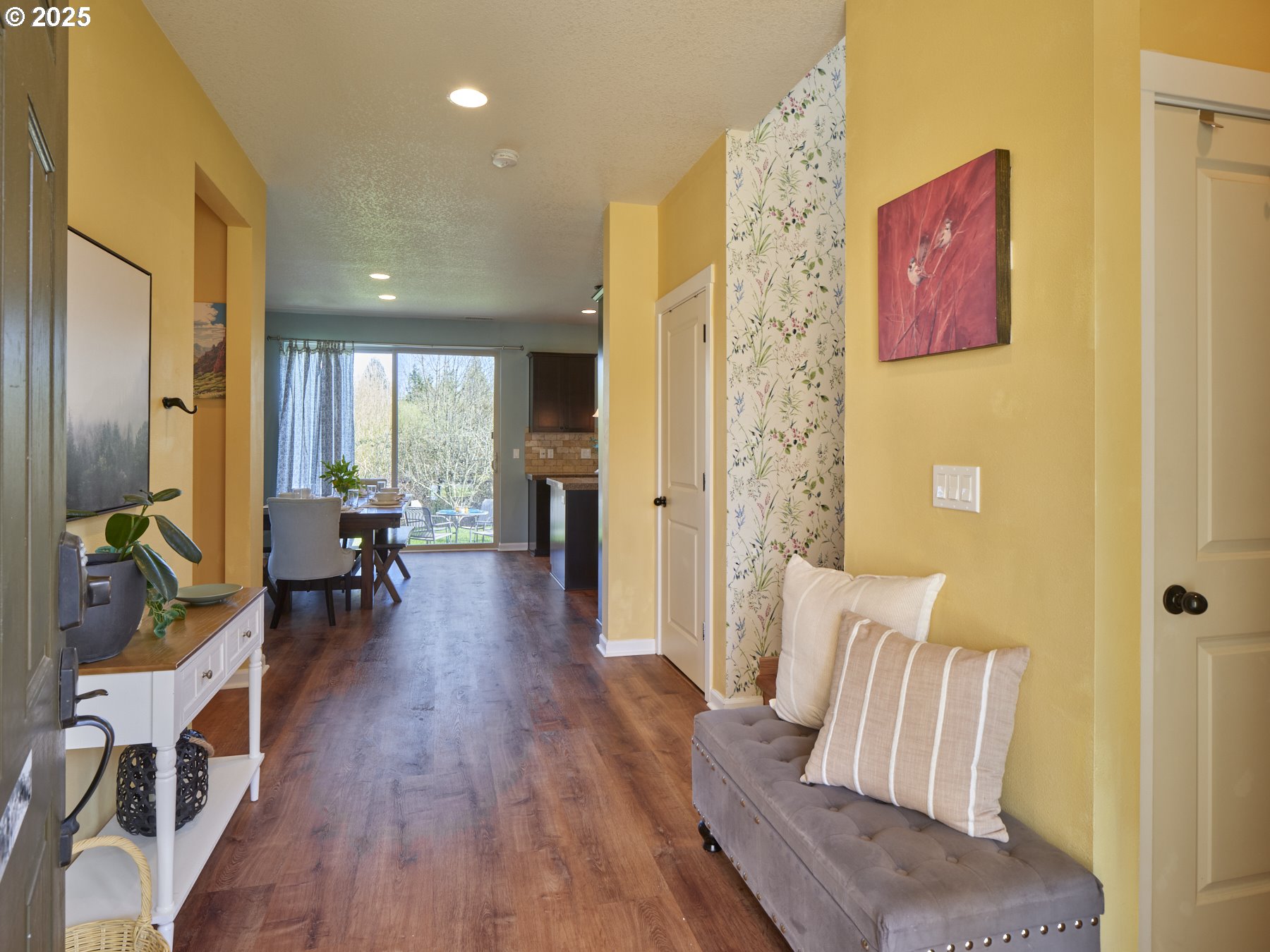 260 North Green Gables Loop Ridgefield, WA 98642 - Photo 5 of 41 Entrance/Foyer