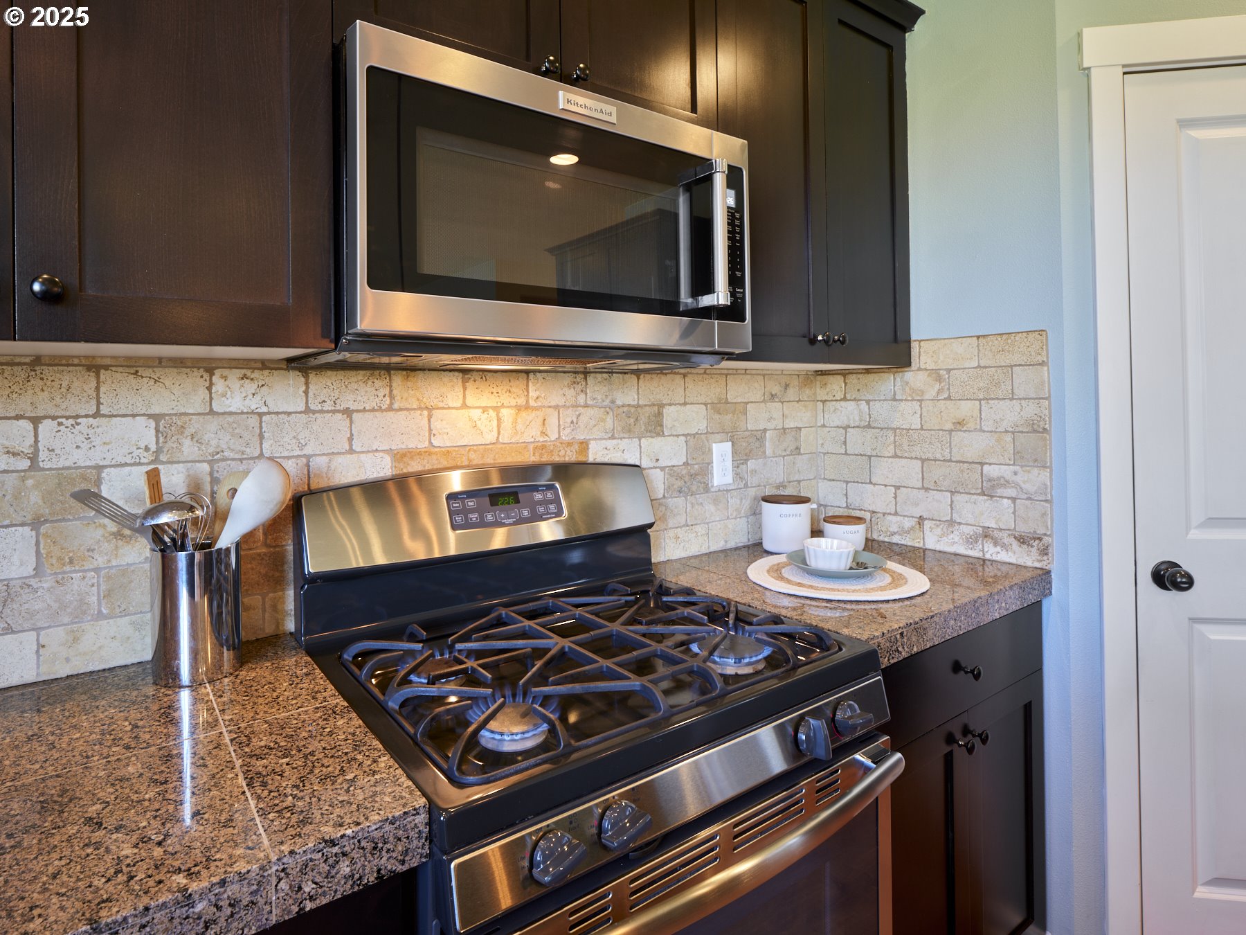 260 North Green Gables Loop Ridgefield, WA 98642 - Photo 8 of 41 Kitchen