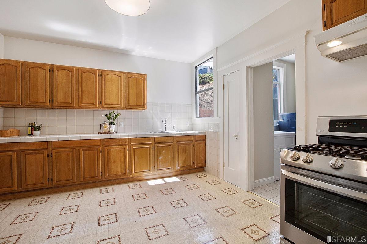 98 Mullen Avenue San Francisco, CA 94110 - Photo 11 of 46