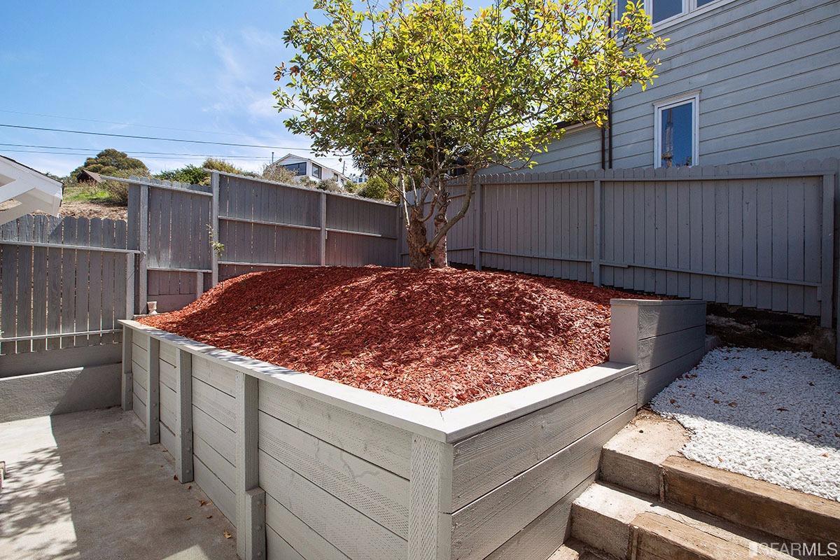 98 Mullen Avenue San Francisco, CA 94110 - Photo 20 of 46