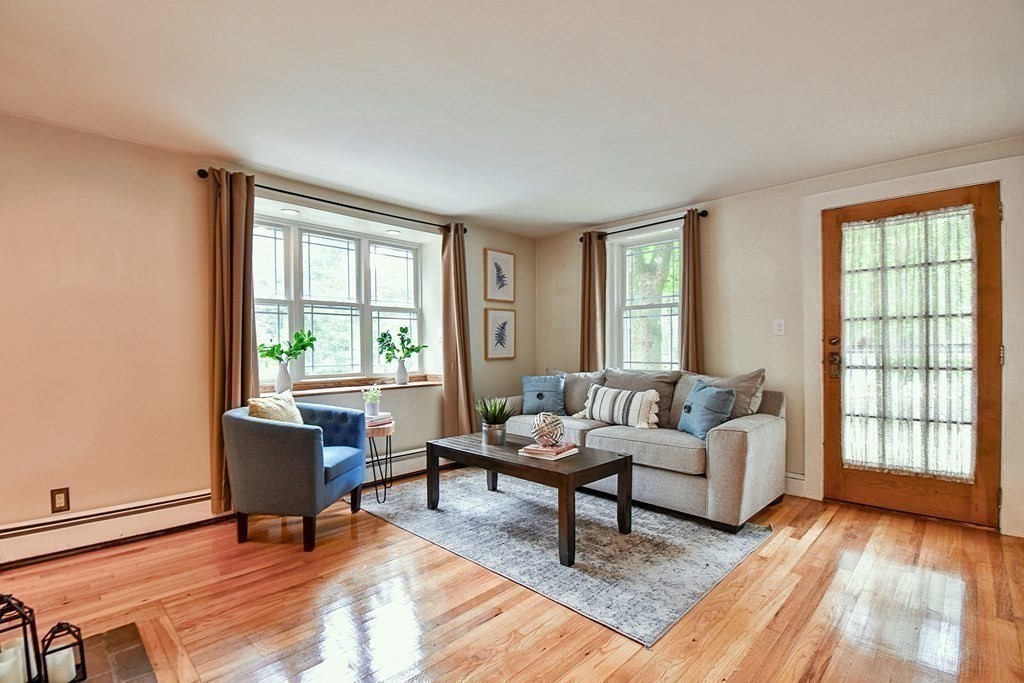 44 Chamberlain Street Hopkinton, MA 01748 - Photo 12 of 30 Gallery Image 12