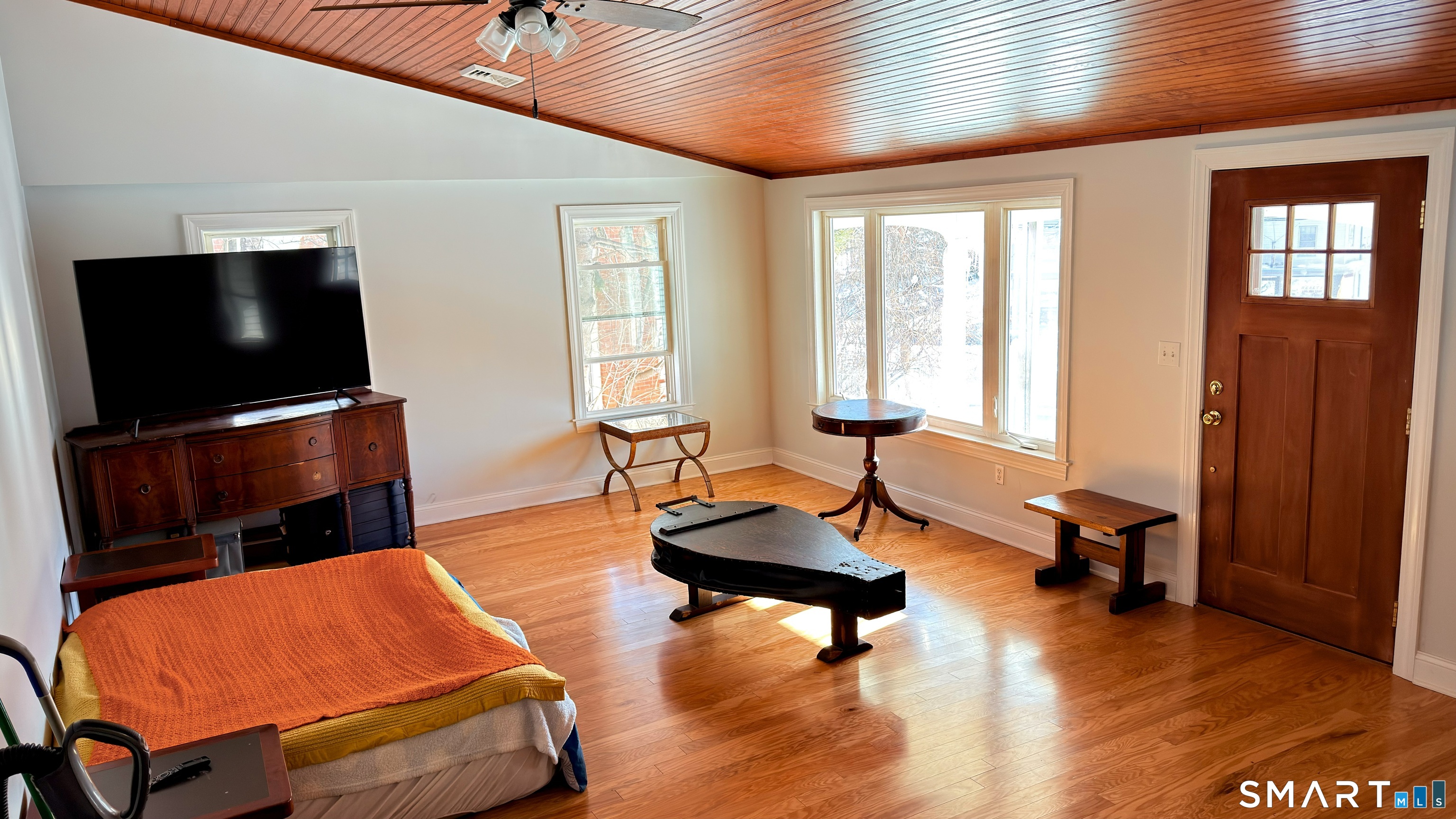 16 Grand Street Thomaston, CT 06787 - Photo 3 of 32