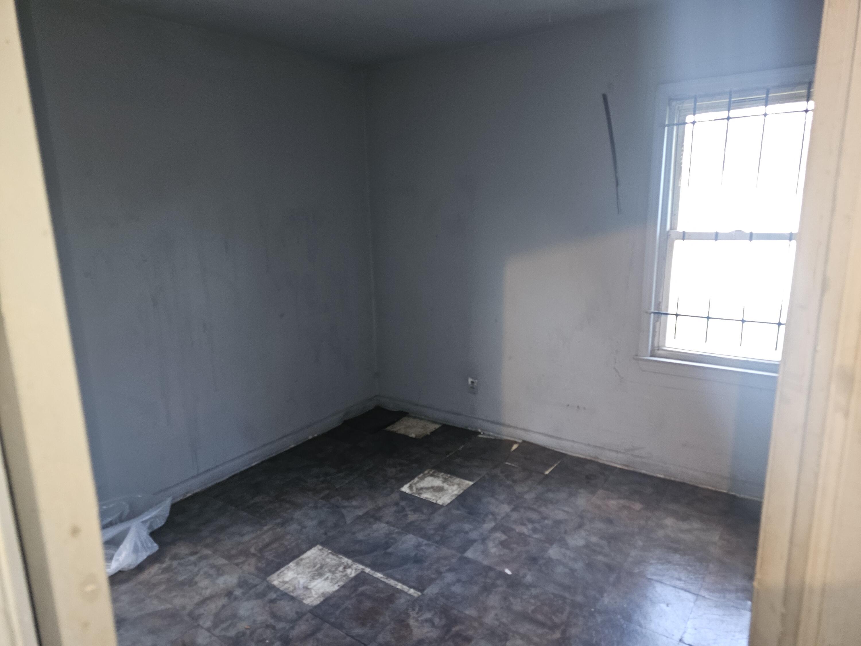 10424 Nottingham Road Detroit, MI 48224 - Photo 15 of 24 20240414_193430