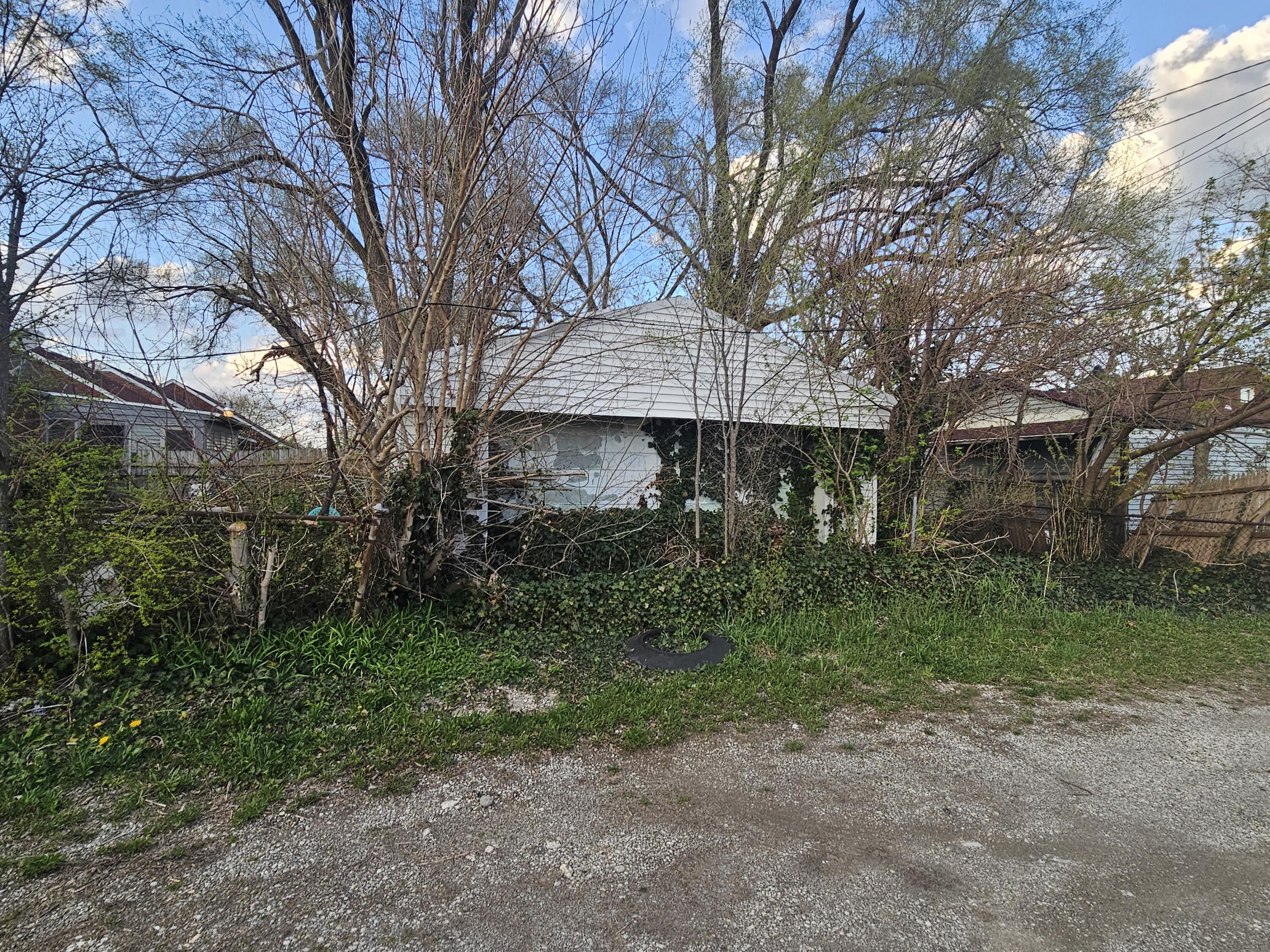 10424 Nottingham Road Detroit, MI 48224 - Photo 4 of 24 20240414_193103