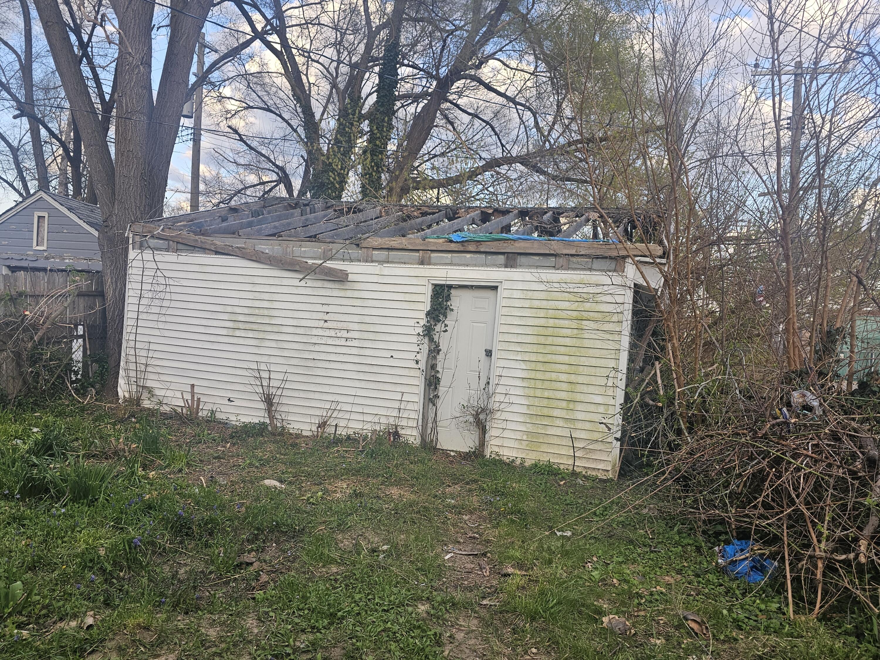 10424 Nottingham Road Detroit, MI 48224 - Photo 6 of 24 20240414_193140