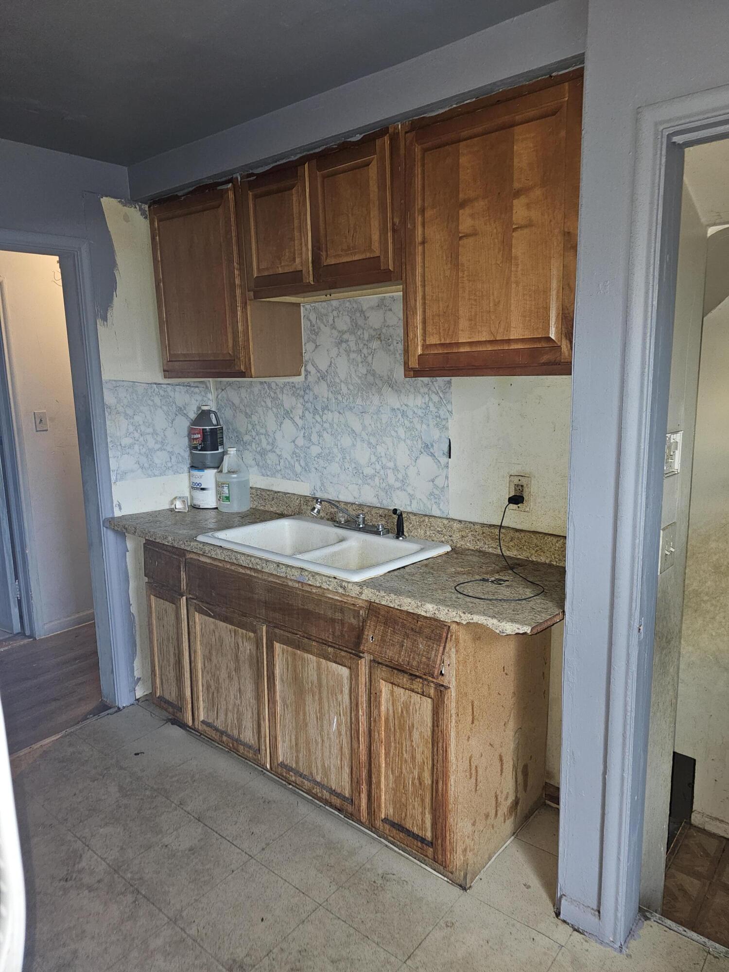 10424 Nottingham Road Detroit, MI 48224 - Photo 10 of 24 20240414_193334