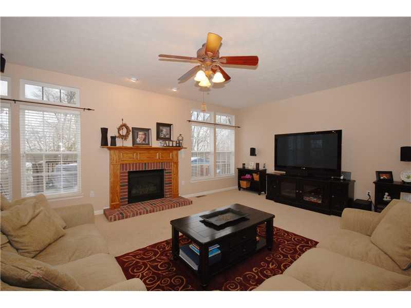 317 Buffalo Ridge Road Canonsburg, PA 15317 - Photo 10 of 25 Den/Family/Great Room.