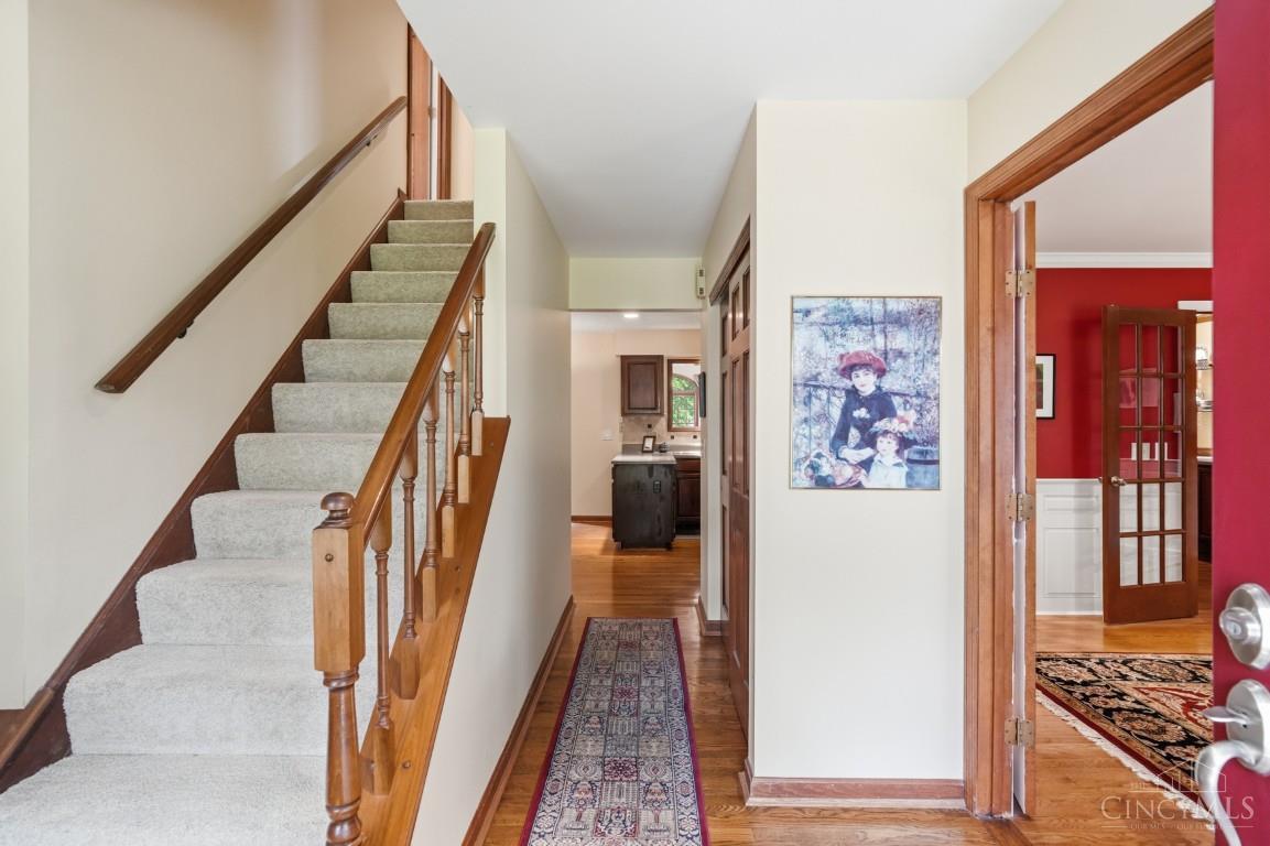 6046 Gaines Road Cincinnati, OH 45247 - Photo 5 of 78