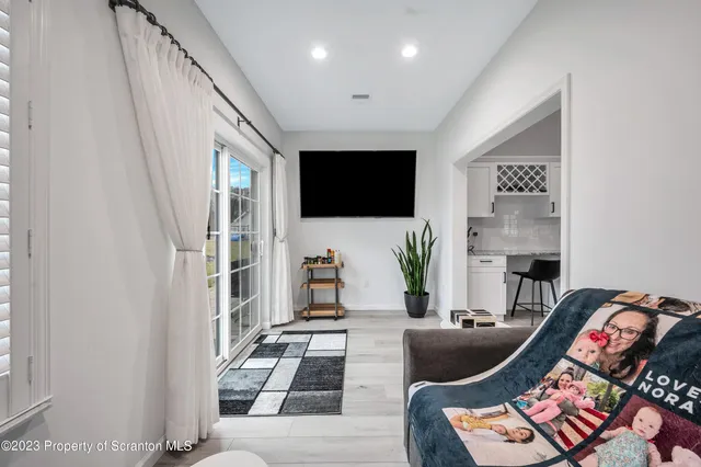 $389,900 | 171 Golden Gate Circle Circle, Archbald, PA 18403