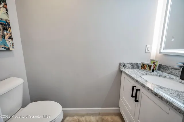 $389,900 | 171 Golden Gate Circle Circle, Archbald, PA 18403