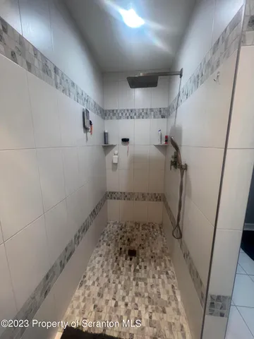 $389,900 | 171 Golden Gate Circle Circle, Archbald, PA 18403