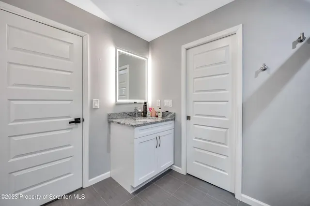 $389,900 | 171 Golden Gate Circle Circle, Archbald, PA 18403