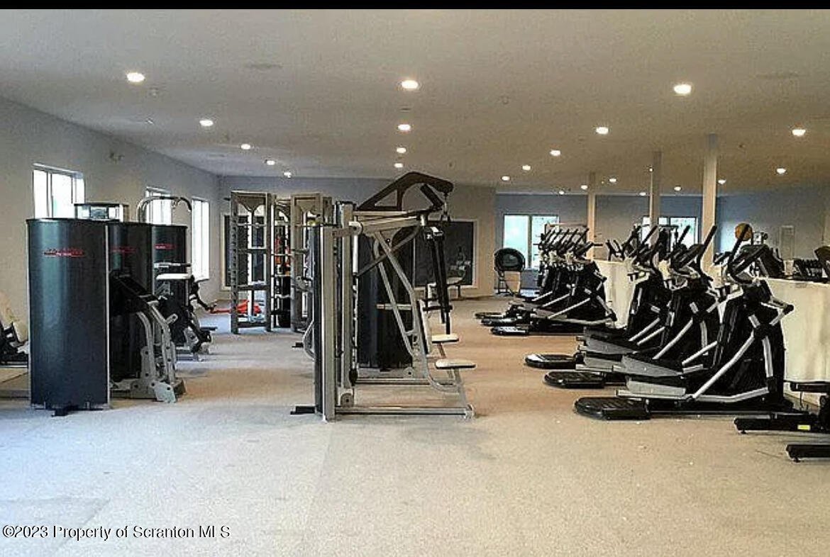 171 Golden Gate Circle Circle Archbald, PA 18403 - Photo 36 of 38 IMG_0127