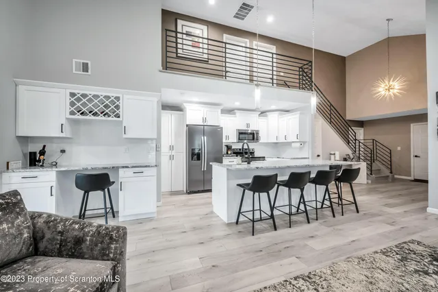 $389,900 | 171 Golden Gate Circle Circle, Archbald, PA 18403