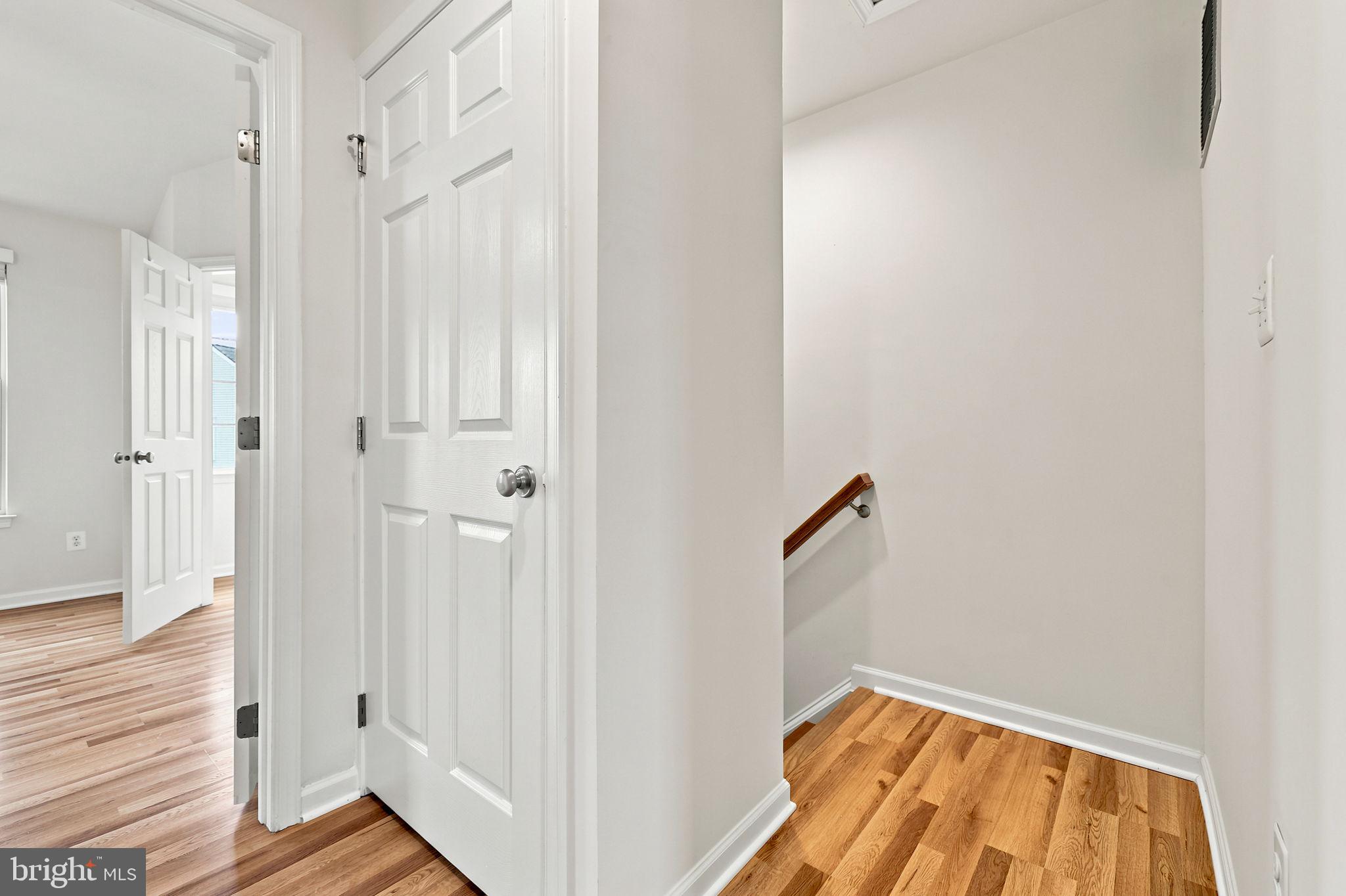 25156 Monteith Terrace Chantilly, VA 20152 - Photo 50 of 72 Bright and inviting entryway space.