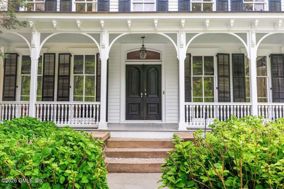 332 Riversville Road Greenwich, CT 06831 - Photo 3 of 20 46-555A9148a_edt