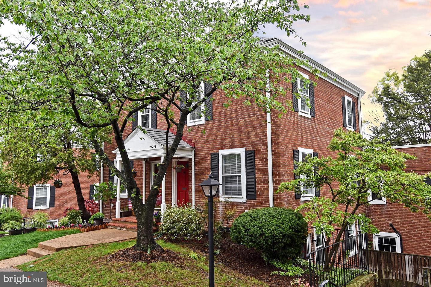 2829 South Abingdon Street, Unit B Arlington, VA 22206 - Photo 16 of 18 a front view of a house with garden
