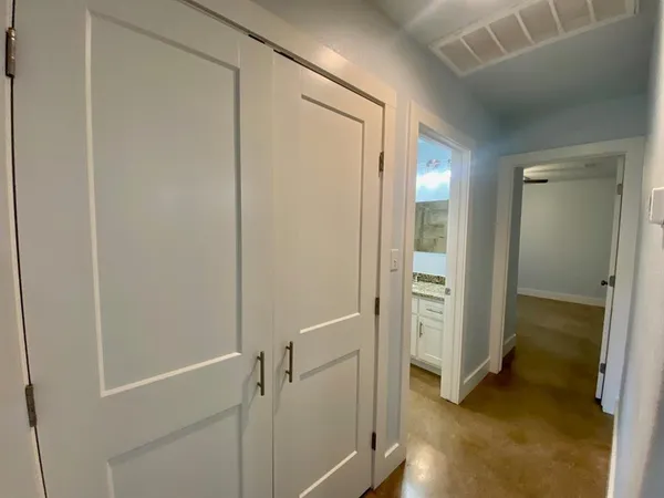 $1,750 | 300 Pendergrass Street, Unit B, Smithville, TX 78957