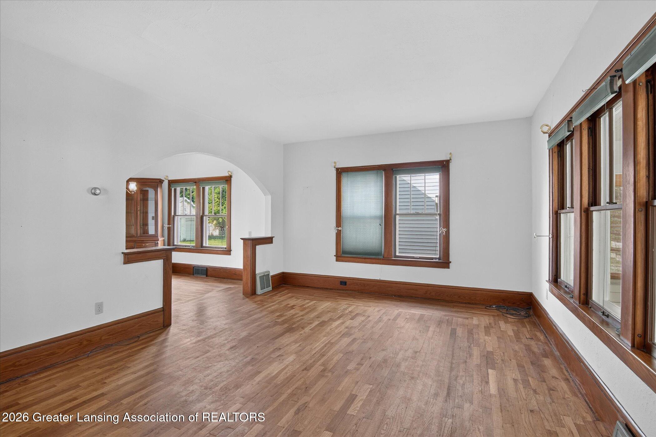 709 Rock Street Jackson, MI 49202 - Photo 12 of 53 12-709-Rock-St-WindowStill