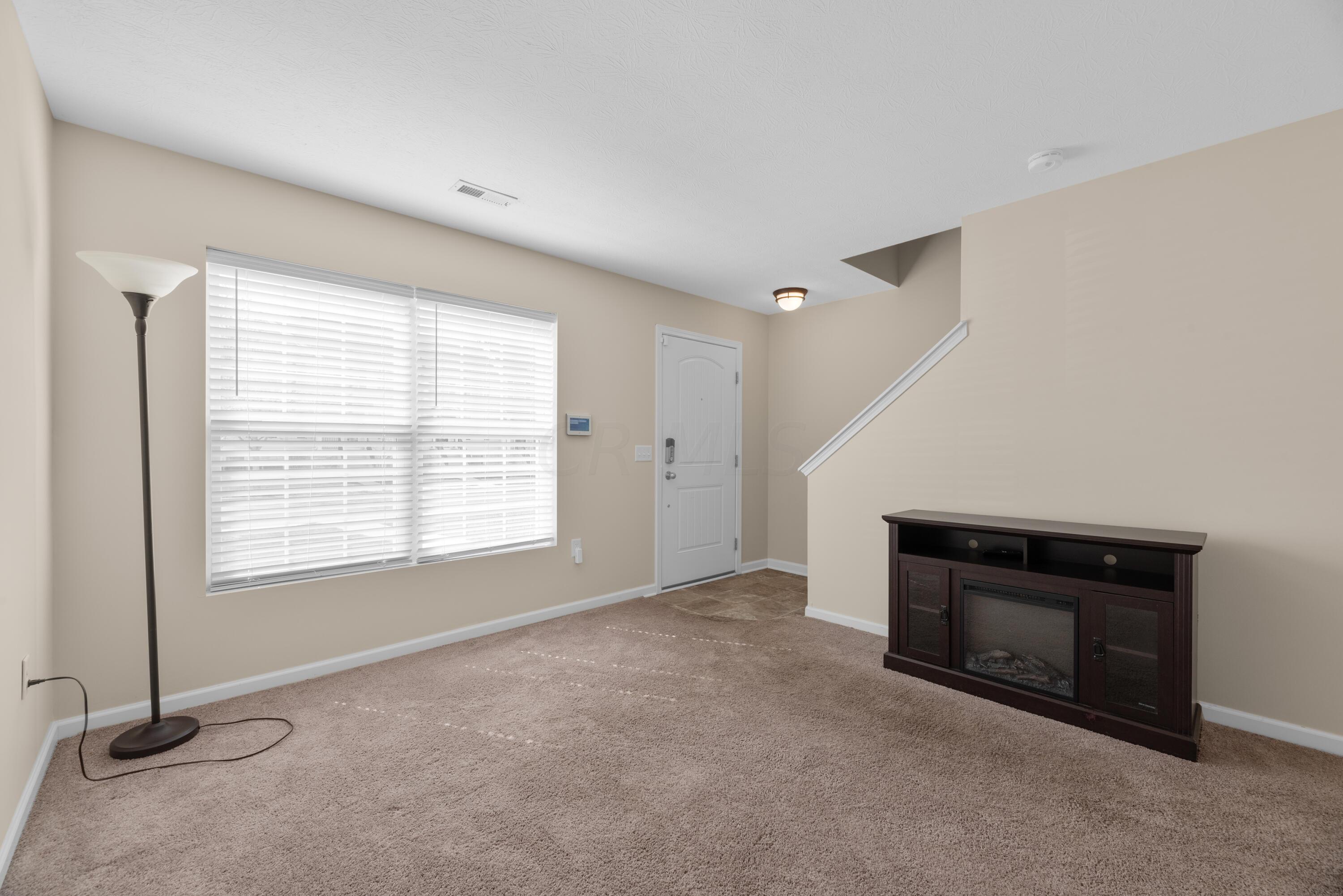495 Autumn Ridge Circle Pickerington, OH 43147 - Photo 2 of 37 MAR_8505