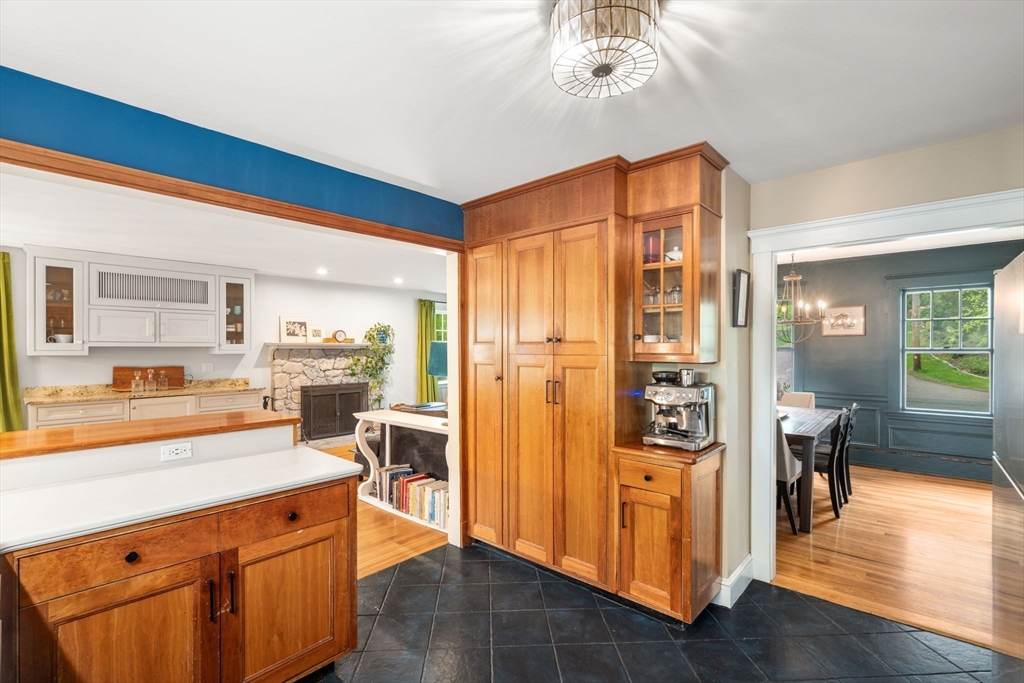 98 Brook Street Wellesley, MA 02482 - Photo 5 of 30