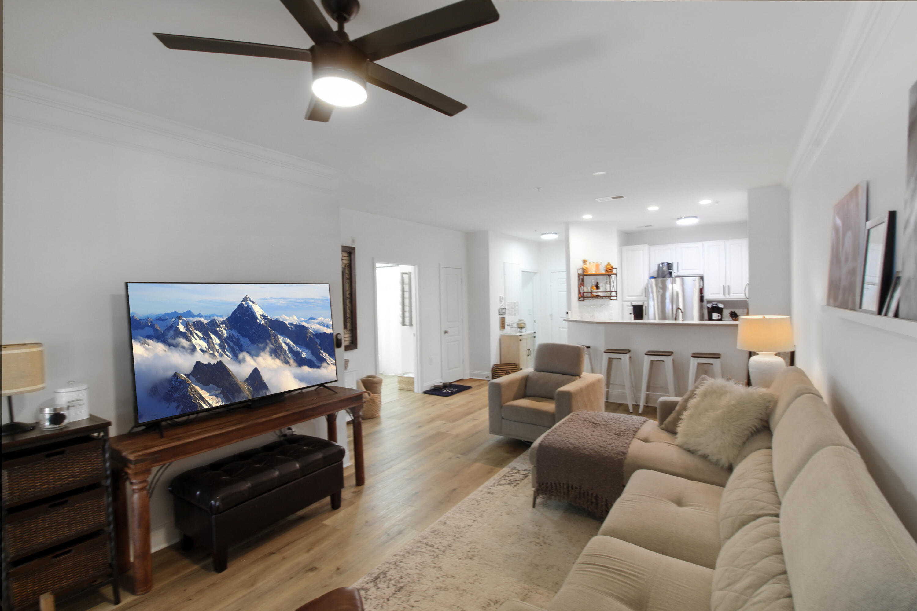 1308 Basildon Road, Unit 1308 Mount Pleasant, SC 29466 - Photo 13 of 40 Living room
