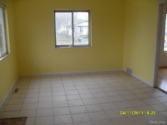21765 Conners Avenue Warren, MI 48091 - Photo 3 of 8 SDC12679-mfsopt