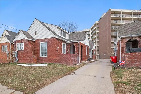 $199,900 | 514 West Walnut Street, Independence, MO 64050