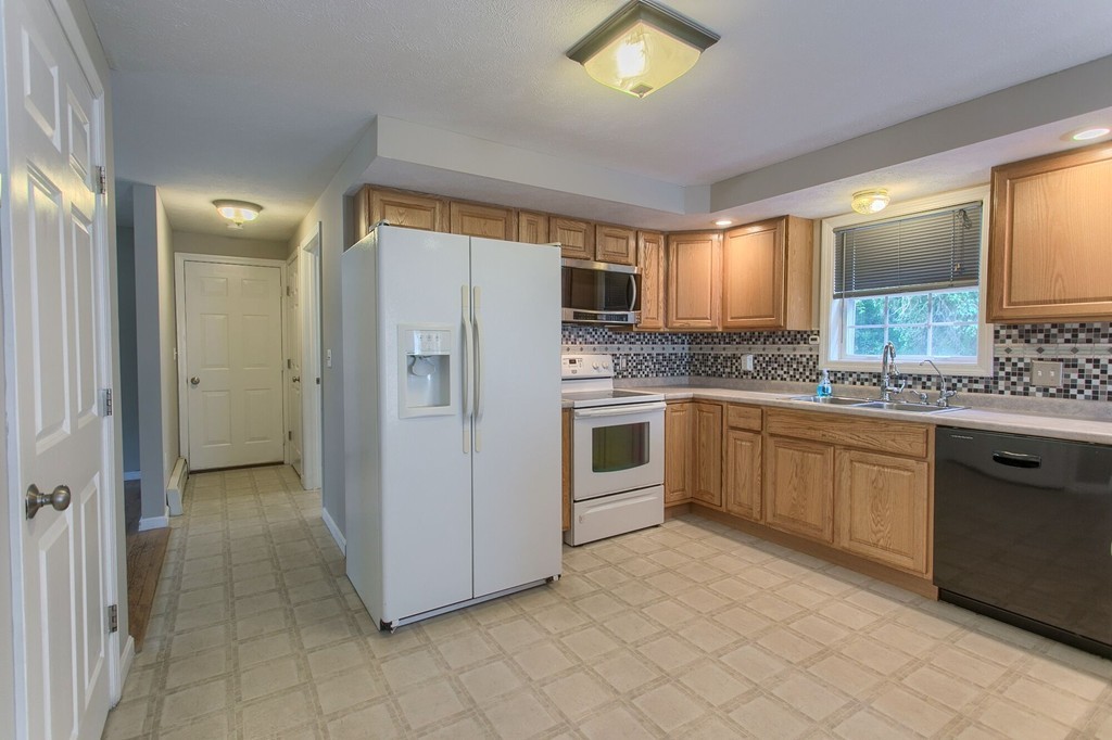 45 Sylvan Road Gardner, MA 01440 - Photo 6 of 28 Gallery Image 6
