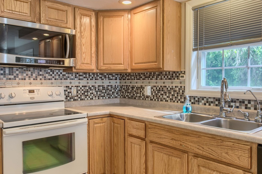 45 Sylvan Road Gardner, MA 01440 - Photo 8 of 28 Gallery Image 8
